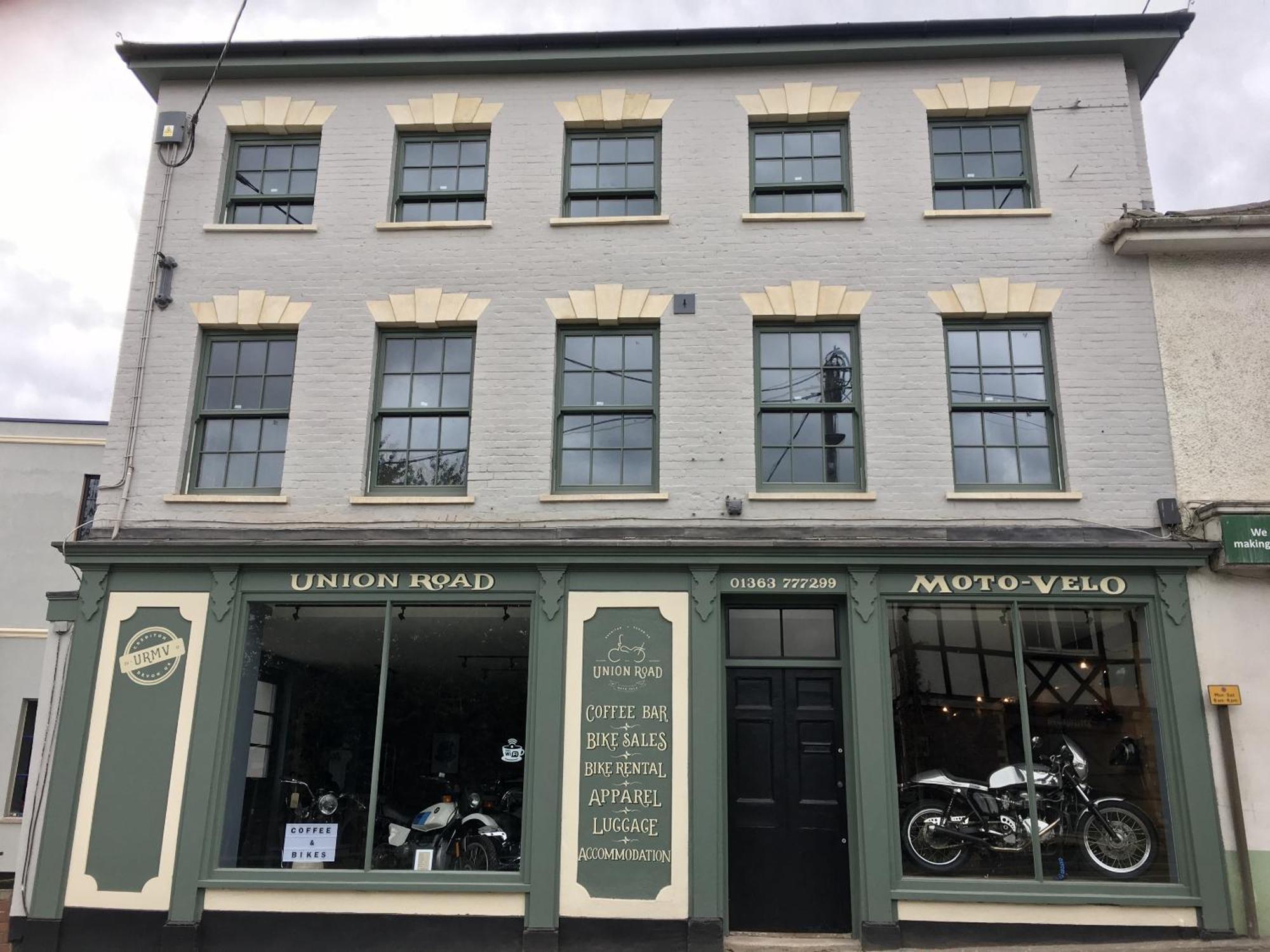 Union Road Moto Velo Couette-café